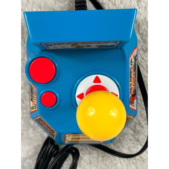 Ms. Pac-Man 5 in 1 Plug and Play 2004 Jakks Pacific TV Namco Game TESTED - Picture 4 of 10